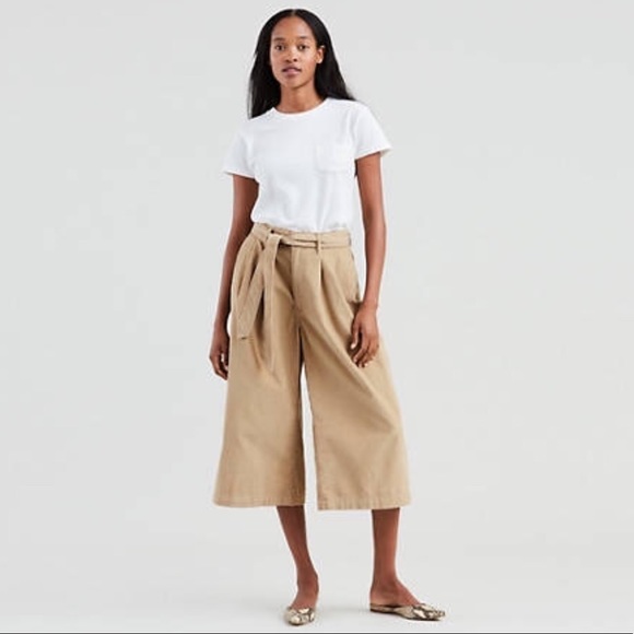 levi's wide leg pleated jeans